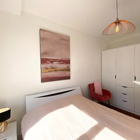 House Le Fabulous Perret, Gare Apartment *