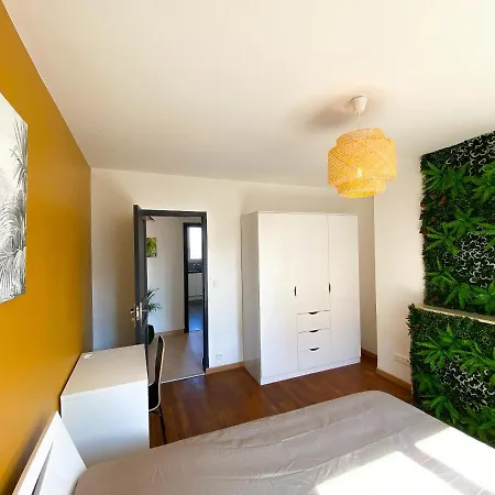 Le Carre Noyon Gare Amiens